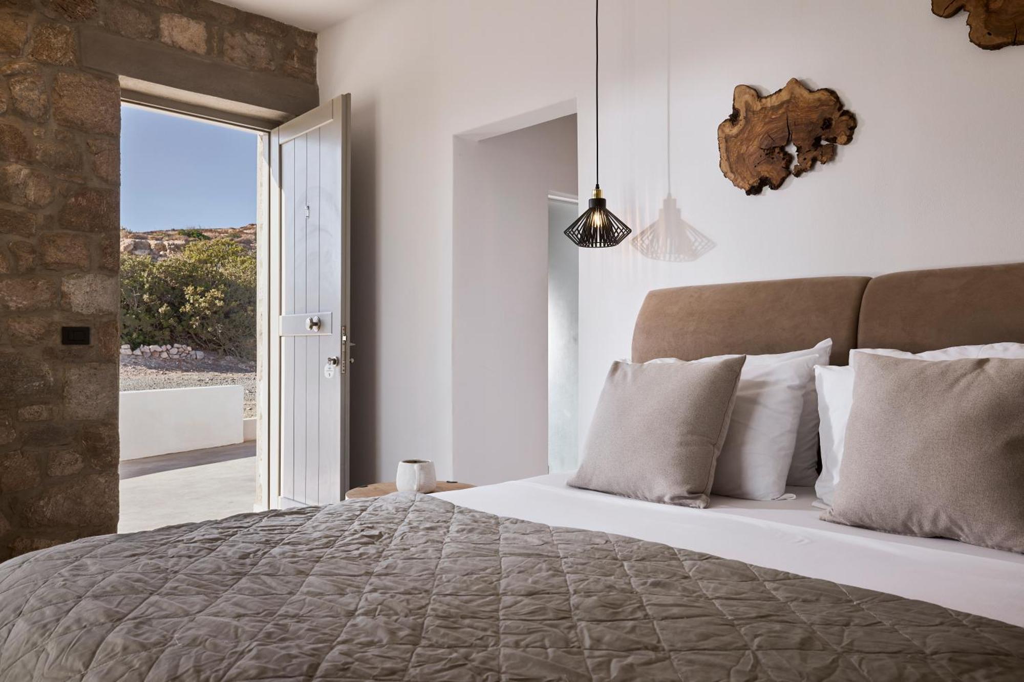 Kedros Milos Suites Adamantas  Rum bild