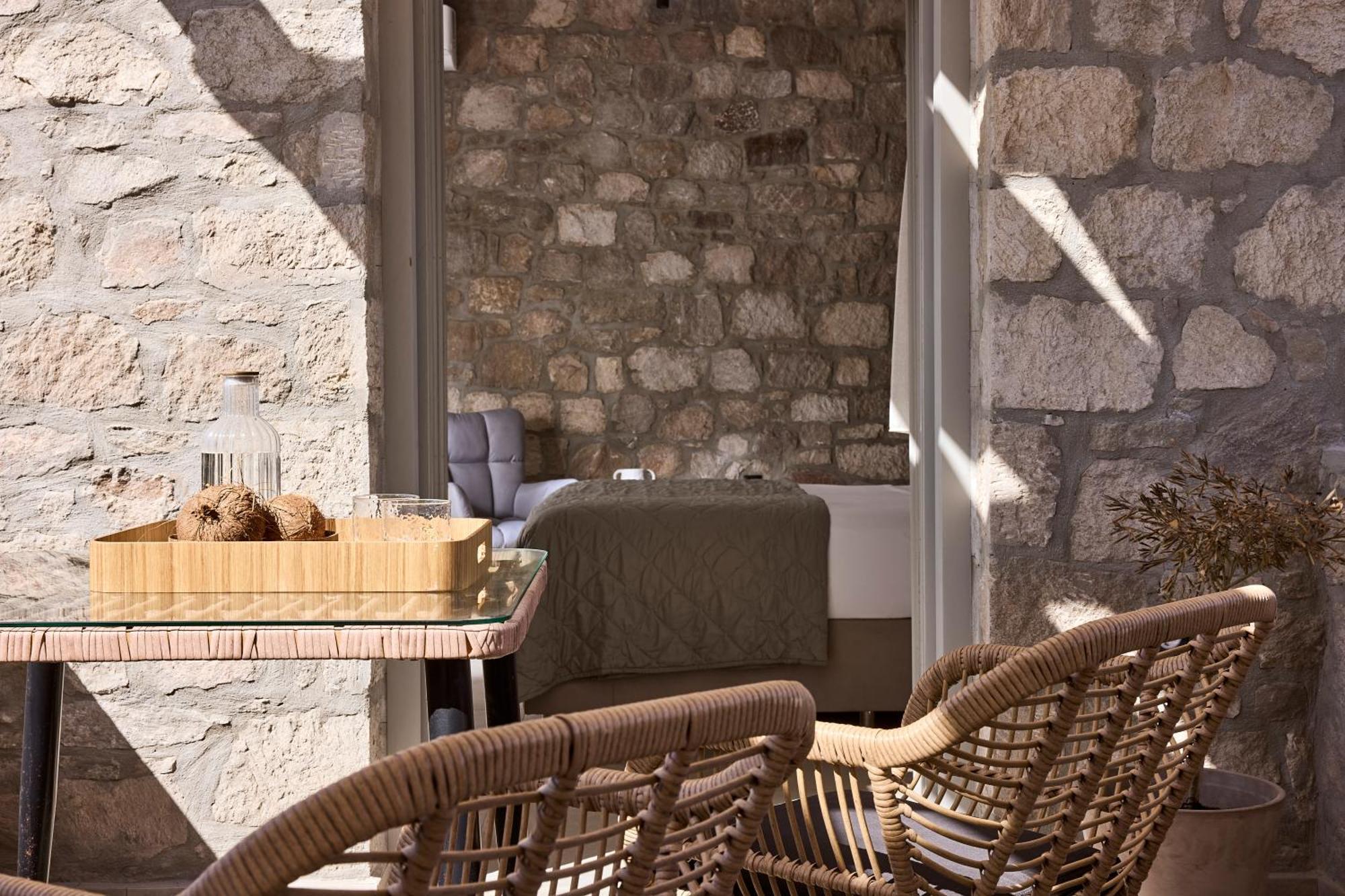 Kedros Milos Suites Adamantas  Exteriör bild