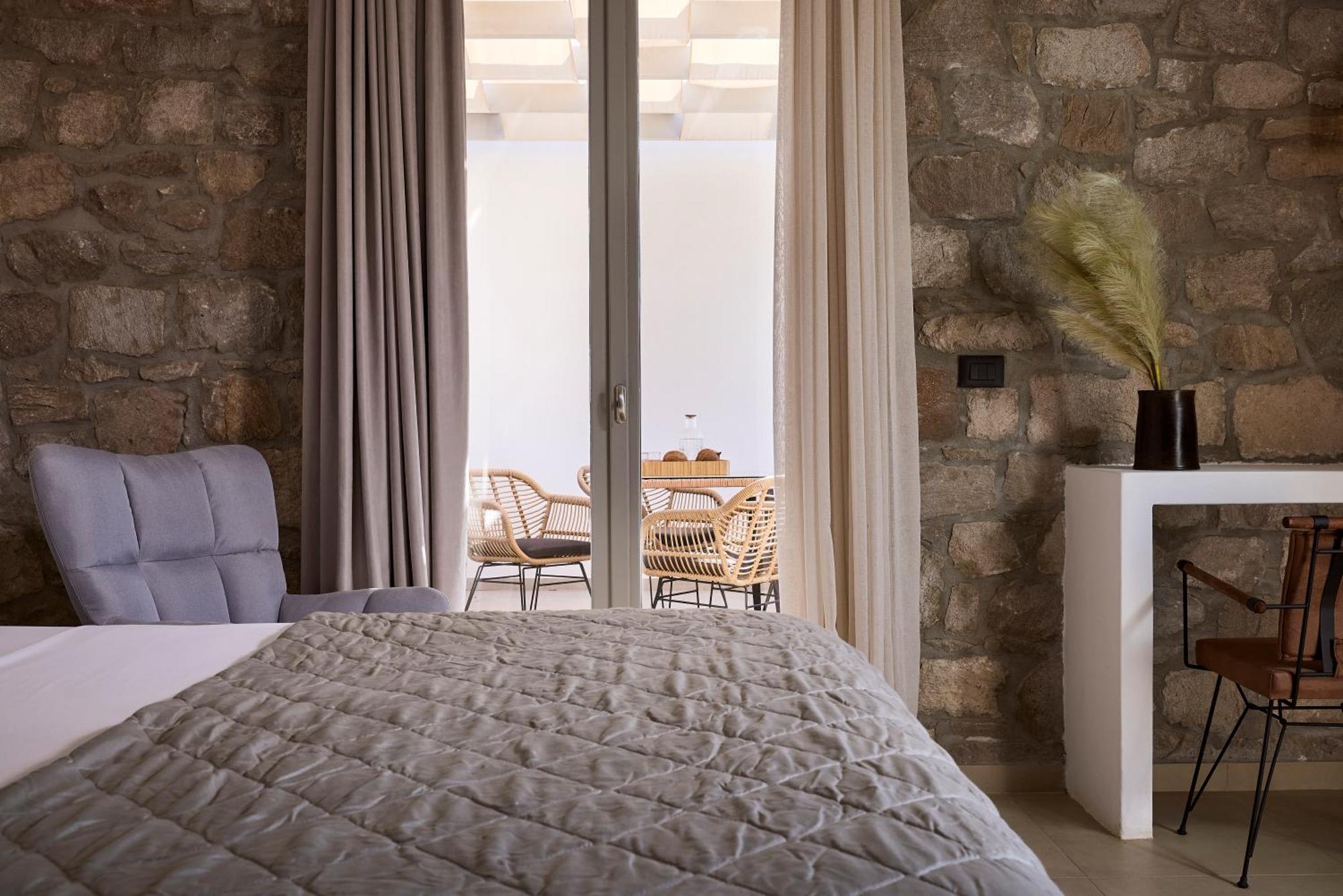Kedros Milos Suites Adamantas  Rum bild