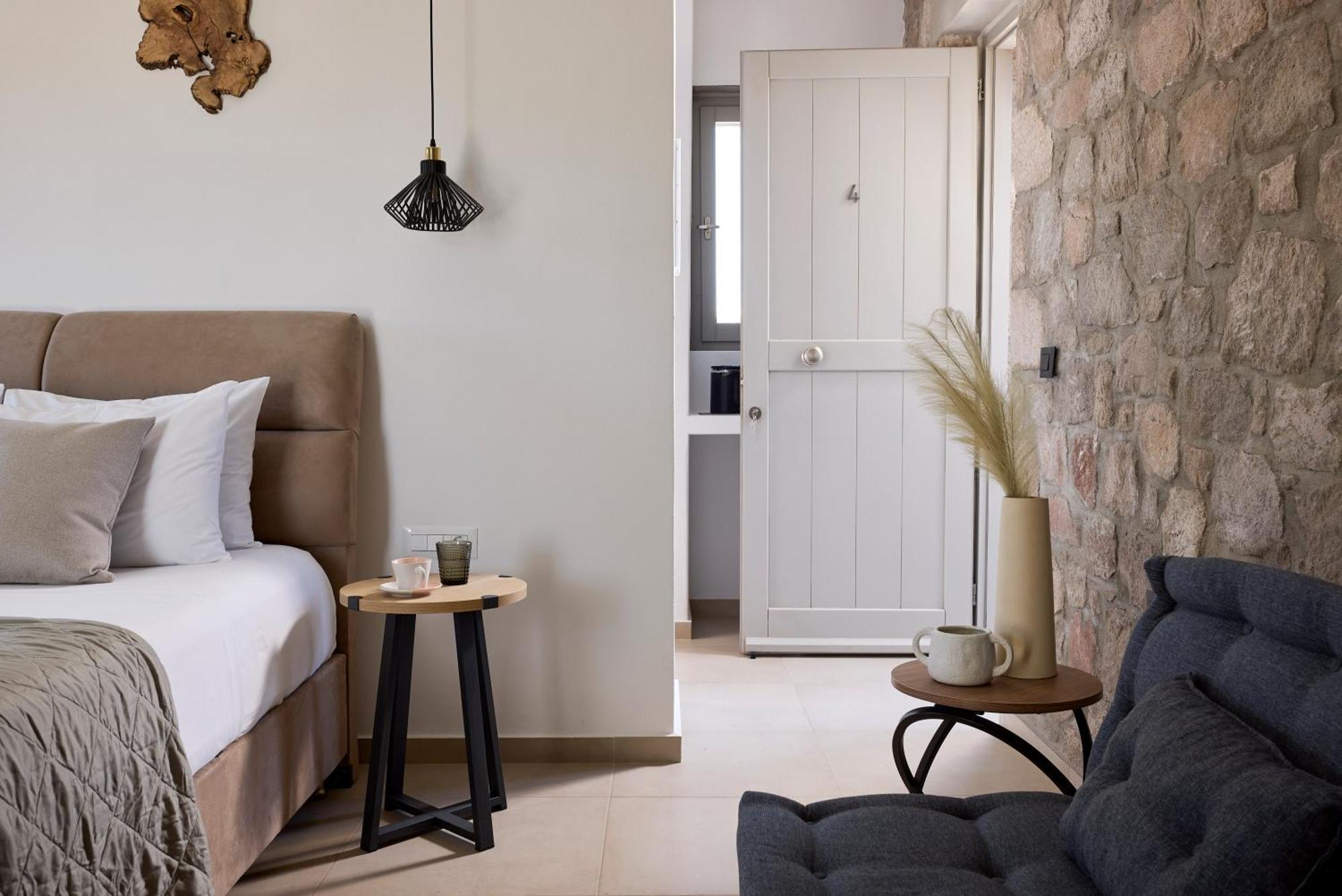 Kedros Milos Suites Adamantas  Rum bild