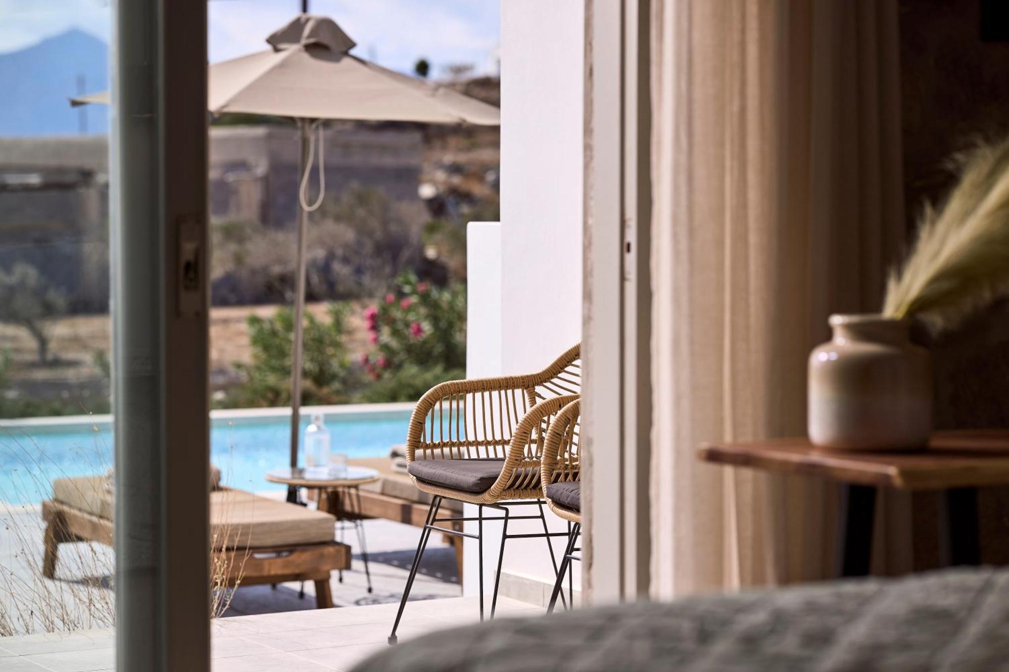 Kedros Milos Suites Adamantas  Rum bild