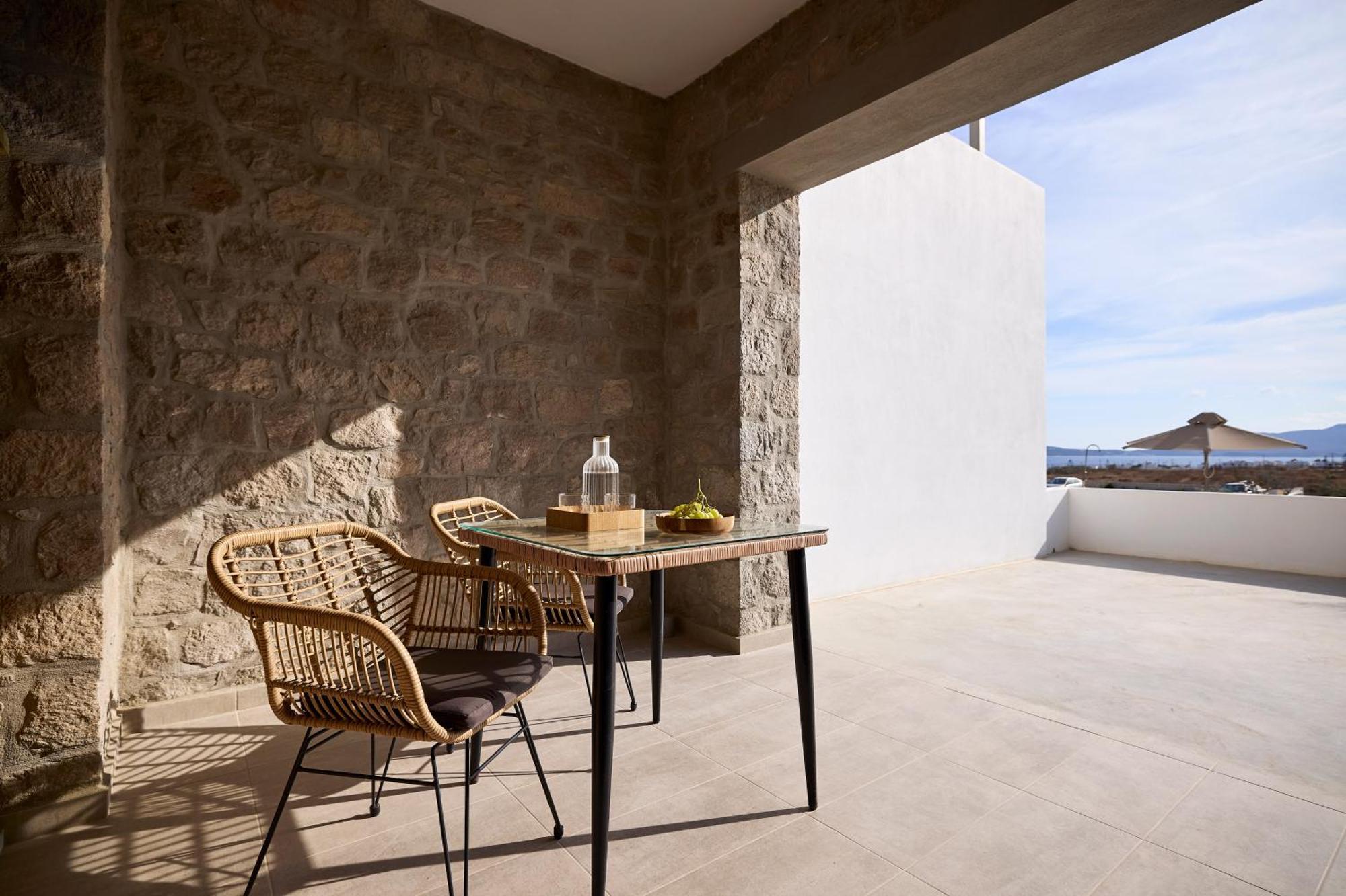 Kedros Milos Suites Adamantas  Rum bild