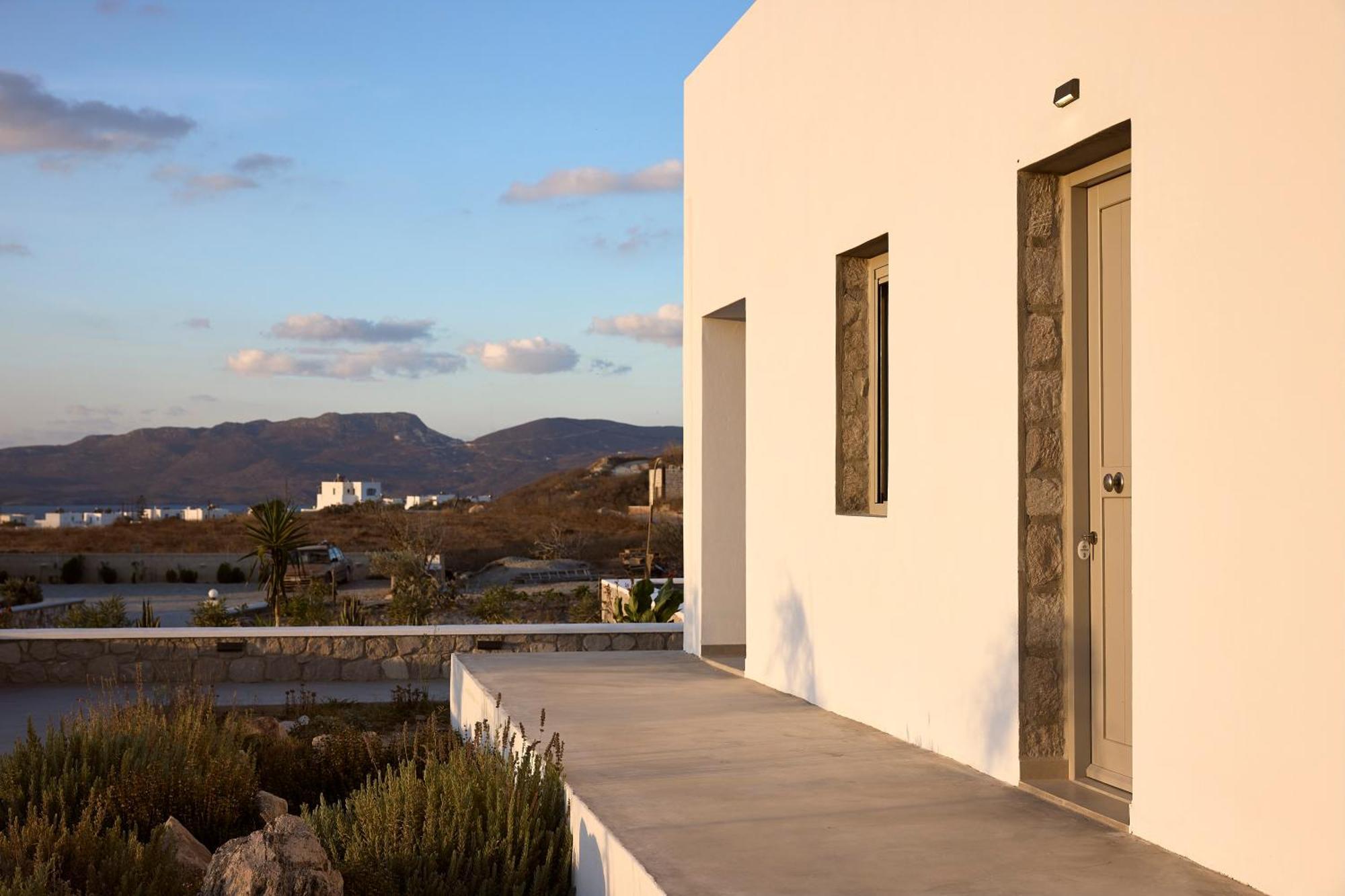 Kedros Milos Suites Adamantas  Rum bild