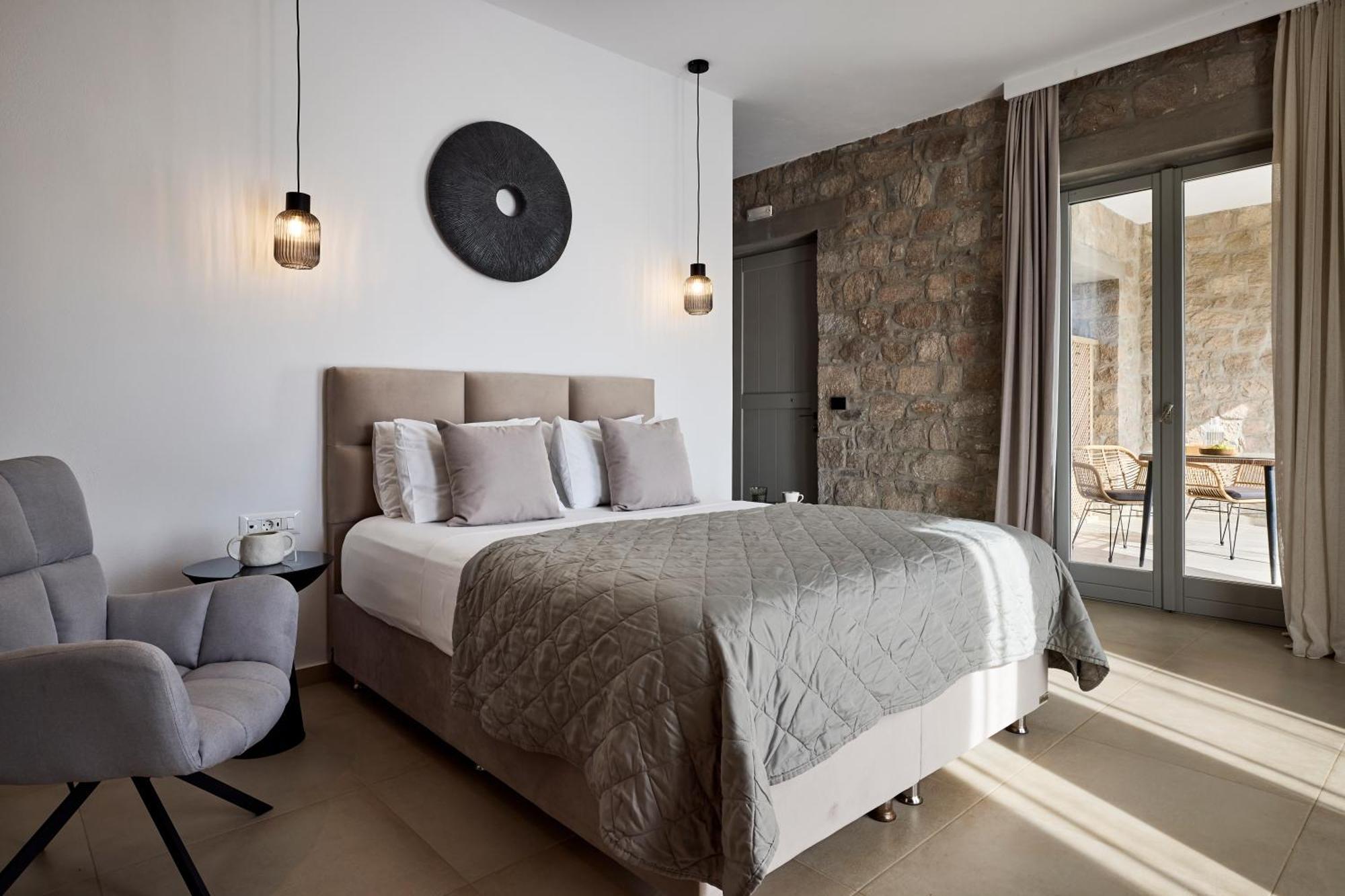 Kedros Milos Suites Adamantas  Rum bild