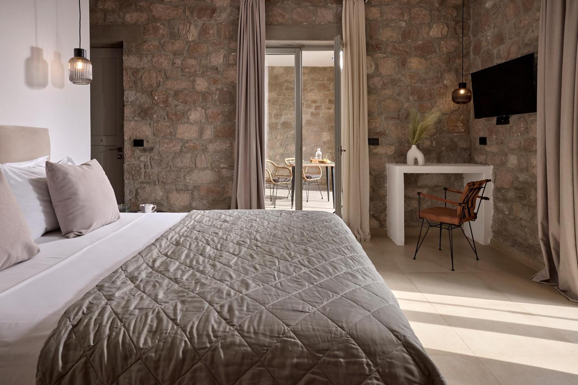Kedros Milos Suites Adamantas  Rum bild