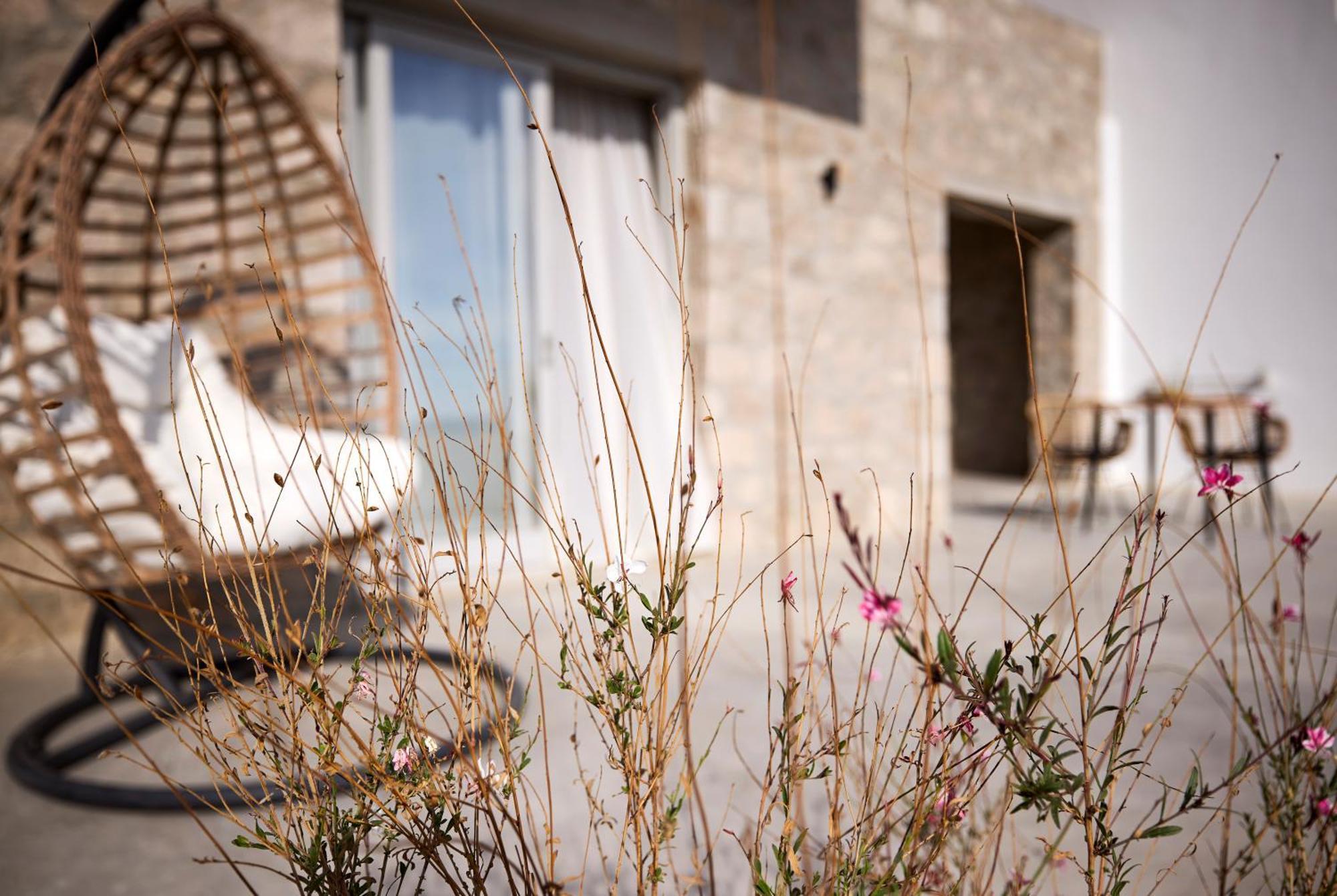 Kedros Milos Suites Adamantas  Rum bild