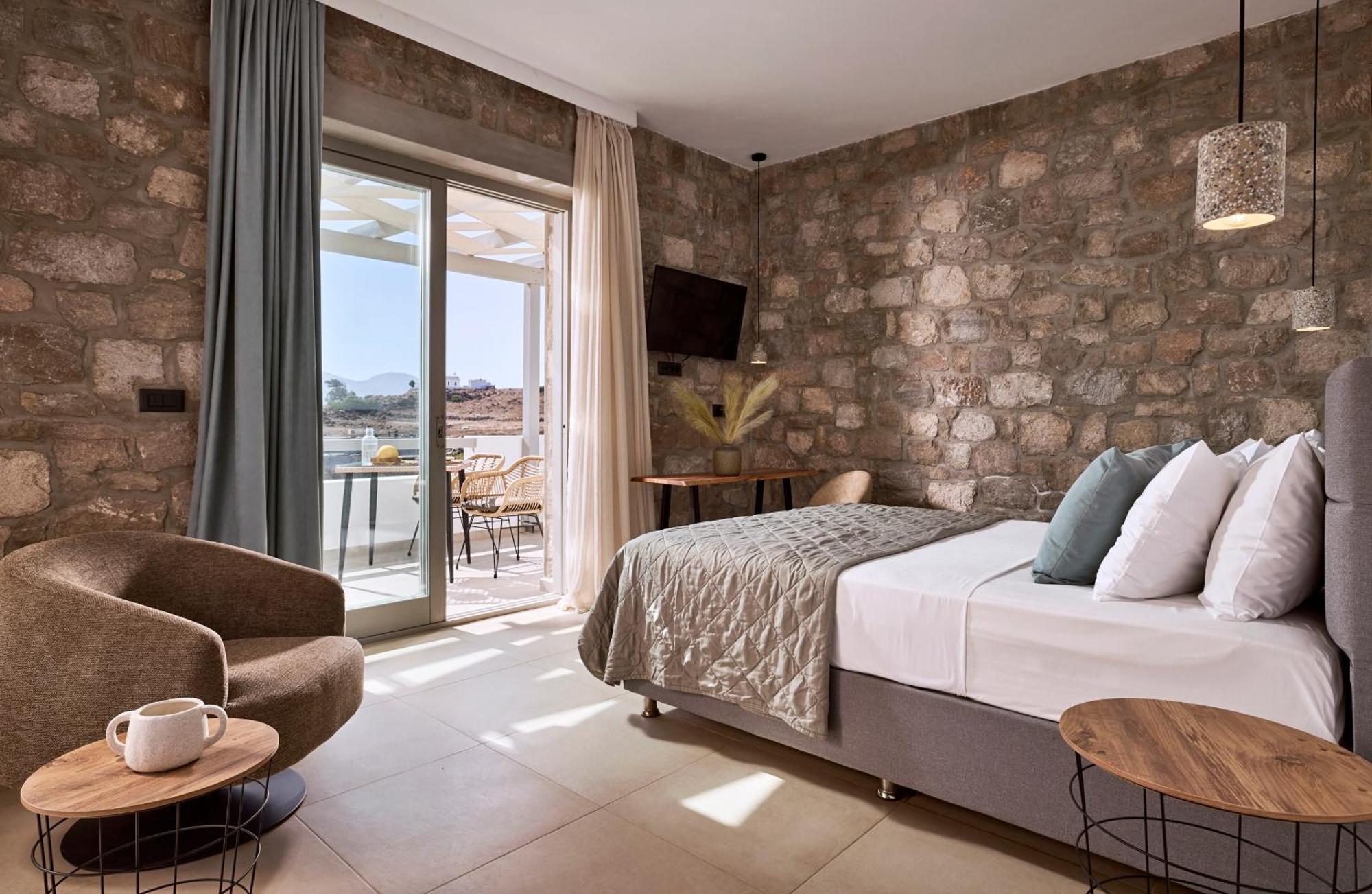 Kedros Milos Suites Adamantas  Rum bild