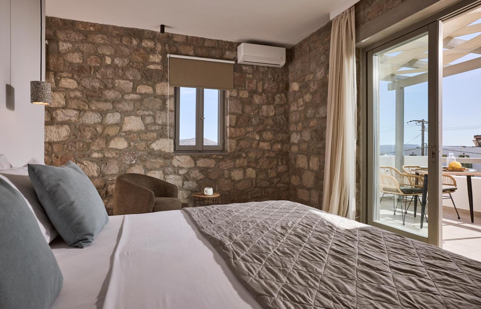 Kedros Milos Suites Adamantas  Rum bild