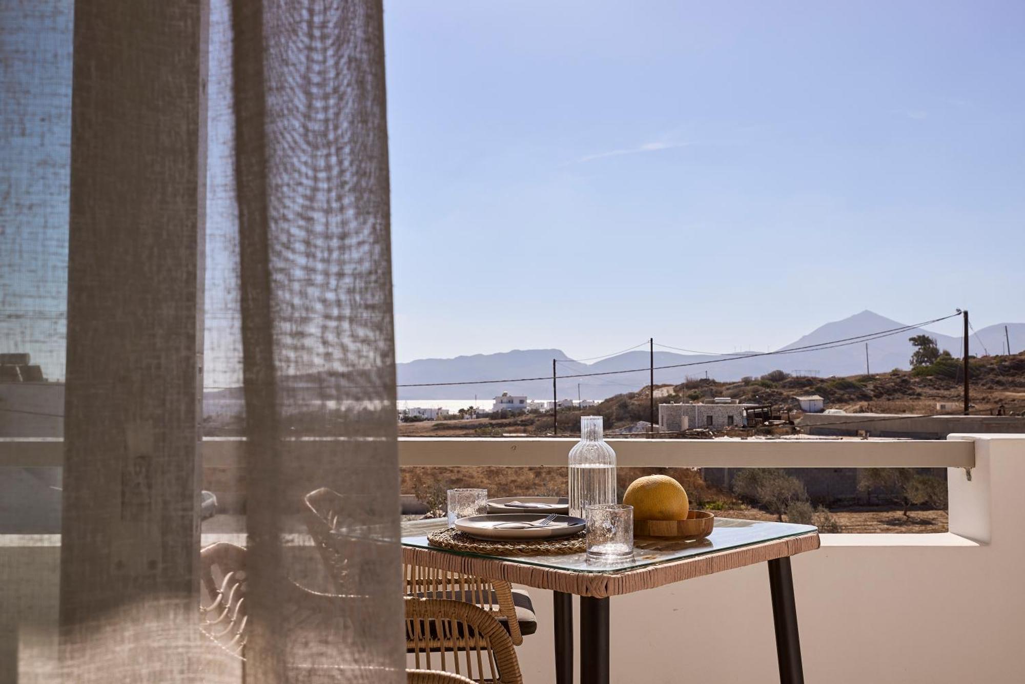 Kedros Milos Suites Adamantas  Rum bild