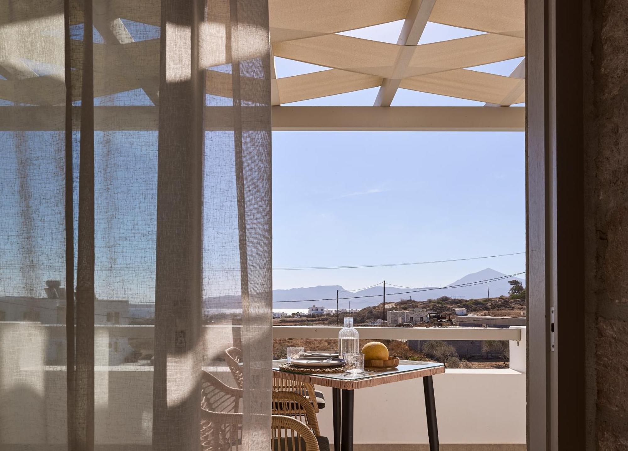 Kedros Milos Suites Adamantas  Rum bild